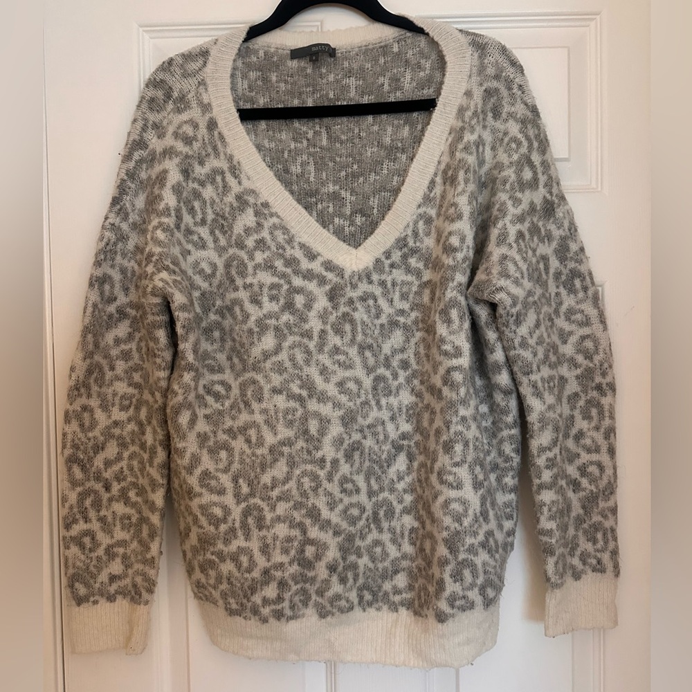 Soft Fuzzy Leopard Print Sweater V-Neck Small